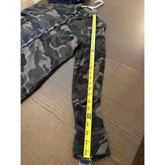 Rails Womens Medium Button Down Shirt Blouse Green Brown Camo Lightweight Travel - Picture 9 of 9